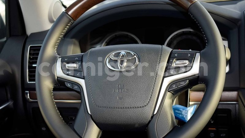 Big with watermark toyota land cruiser agadez import dubai 6205