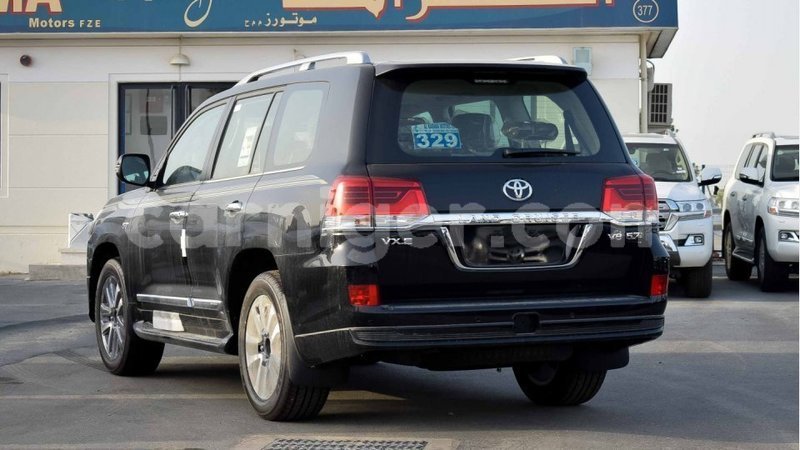 Big with watermark toyota land cruiser agadez import dubai 6205