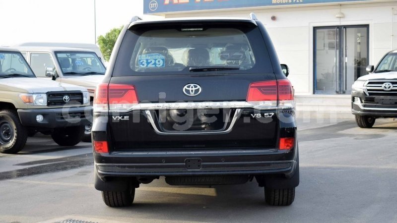 Big with watermark toyota land cruiser agadez import dubai 6205