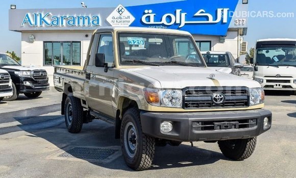 Buy Import Toyota Land Cruiser Beige Truck in Import - Dubai in Agadez Buy Import Toyota Land Cruiser Beige Truck in Import - Dubai in Agadez