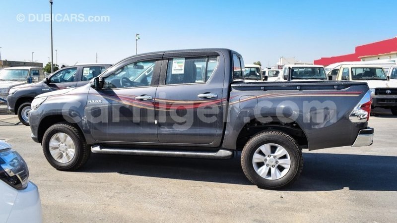 Big with watermark toyota hilux agadez import dubai 6207