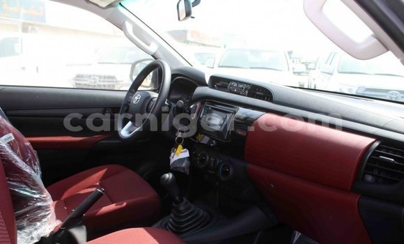 Sayi Imported Toyota Hilux Other Mota in Import - Dubai a Agadez Sayi Imported Toyota Hilux Other Mota in Import - Dubai a Agadez