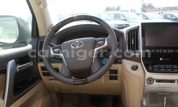 Sayi Imported Toyota Hilux Other Mota in Import - Dubai a Agadez Sayi Imported Toyota Hilux Other Mota in Import - Dubai a Agadez