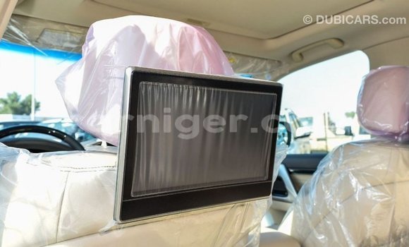 اشتري Imported Toyota Land Cruiser White شاحنة في Import - Dubai في أغاديز اشتري Imported Toyota Land Cruiser White شاحنة في Import - Dubai في أغاديز