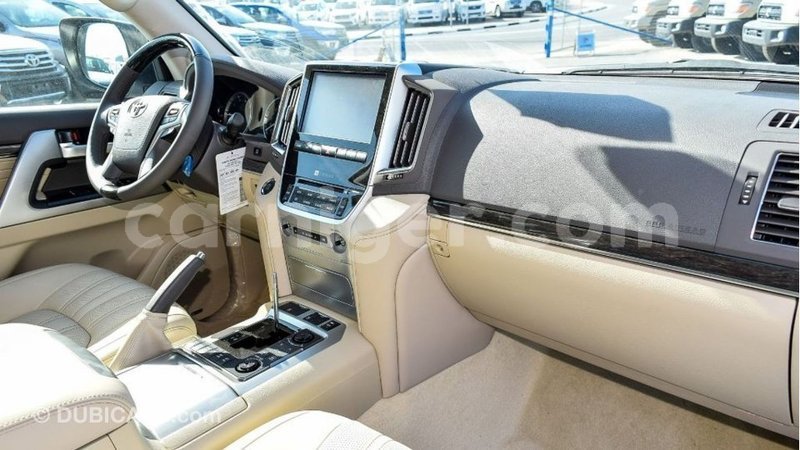 Big with watermark toyota land cruiser agadez import dubai 6211