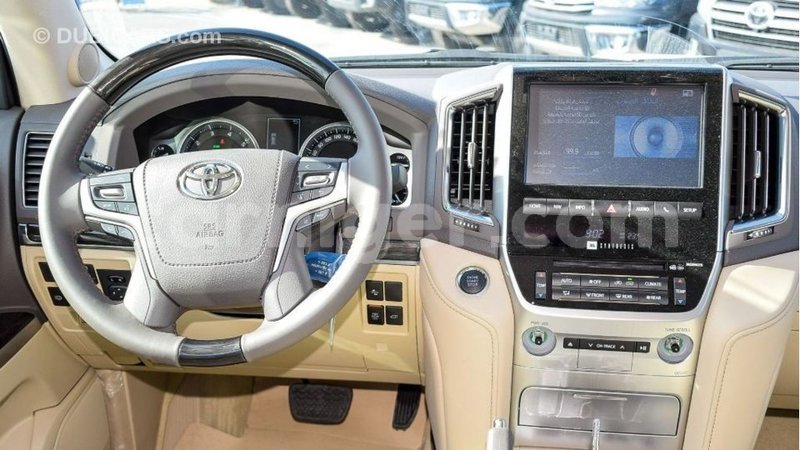 Big with watermark toyota land cruiser agadez import dubai 6211