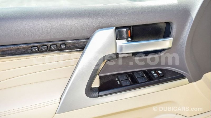 Big with watermark toyota land cruiser agadez import dubai 6211