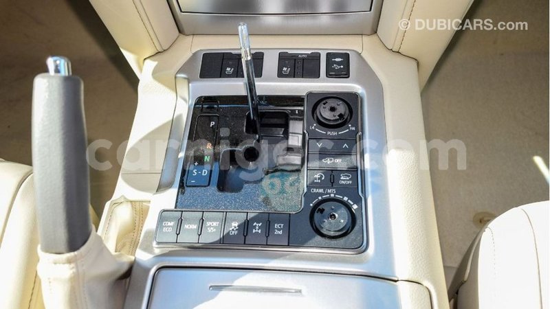 Big with watermark toyota land cruiser agadez import dubai 6211