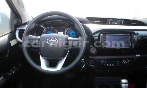 Sayi Imported Toyota Hilux Blue Mota in Import - Dubai a Agadez Sayi Imported Toyota Hilux Blue Mota in Import - Dubai a Agadez
