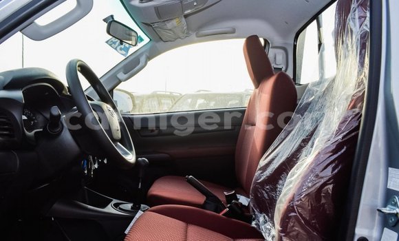 Sayi Imported Toyota Hilux Other Mota in Import - Dubai a Agadez Sayi Imported Toyota Hilux Other Mota in Import - Dubai a Agadez
