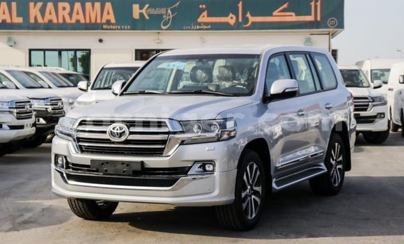 Buy Import Toyota Land Cruiser Other Truck in Import - Dubai in Agadez Buy Import Toyota Land Cruiser Other Truck in Import - Dubai in Agadez