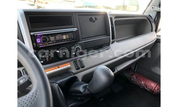 Sayi Imported Mitsubishi L400 White Babbar mota in Import - Dubai a Agadez Sayi Imported Mitsubishi L400 White Babbar mota in Import - Dubai a Agadez