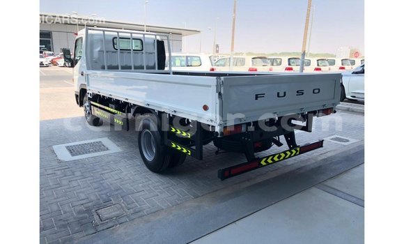Sayi Imported Mitsubishi L400 White Babbar mota in Import - Dubai a Agadez Sayi Imported Mitsubishi L400 White Babbar mota in Import - Dubai a Agadez