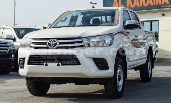 Sayi Imported Toyota Hilux White Mota in Import - Dubai a Agadez Sayi Imported Toyota Hilux White Mota in Import - Dubai a Agadez