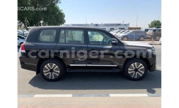 Buy Import Toyota Land Cruiser Black Truck in Import - Dubai in Agadez Buy Import Toyota Land Cruiser Black Truck in Import - Dubai in Agadez