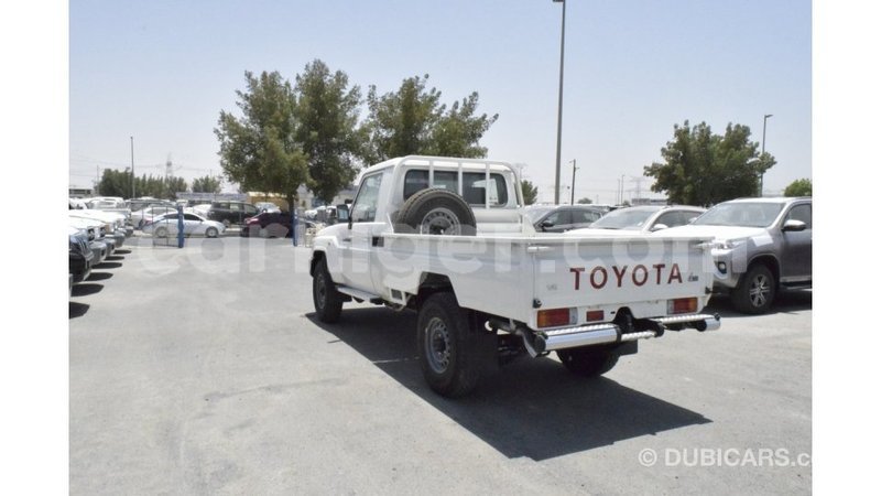 Big with watermark toyota land cruiser agadez import dubai 6236