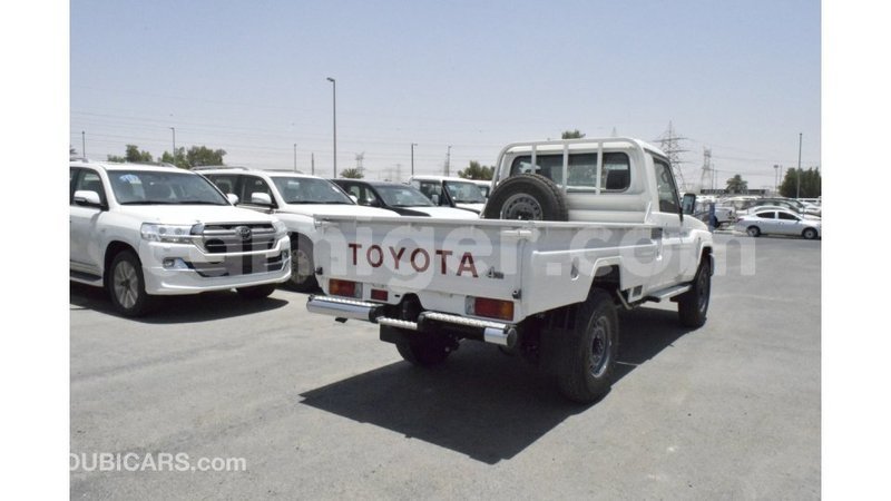 Big with watermark toyota land cruiser agadez import dubai 6236