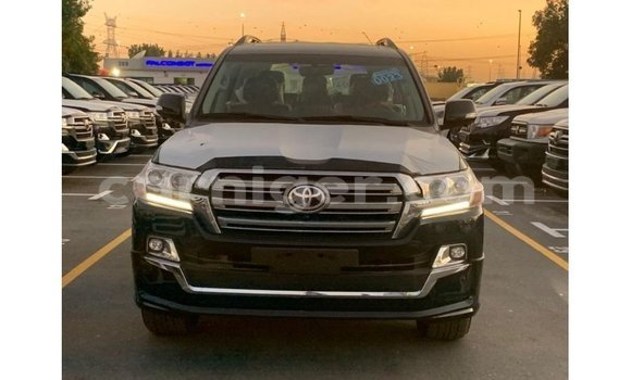 Buy Import Toyota Land Cruiser Black Truck in Import - Dubai in Agadez Buy Import Toyota Land Cruiser Black Truck in Import - Dubai in Agadez