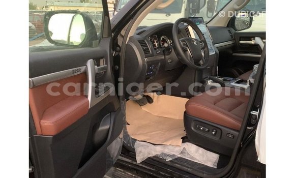 Buy Import Toyota Land Cruiser Black Truck in Import - Dubai in Agadez Buy Import Toyota Land Cruiser Black Truck in Import - Dubai in Agadez