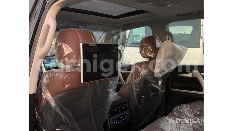 Big with watermark toyota land cruiser agadez import dubai 6238