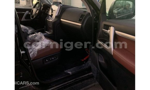 Buy Import Toyota Land Cruiser Black Truck in Import - Dubai in Agadez Buy Import Toyota Land Cruiser Black Truck in Import - Dubai in Agadez