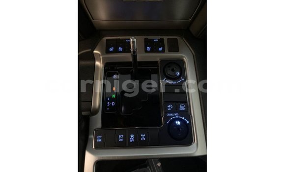 Buy Import Toyota Land Cruiser Black Truck in Import - Dubai in Agadez Buy Import Toyota Land Cruiser Black Truck in Import - Dubai in Agadez