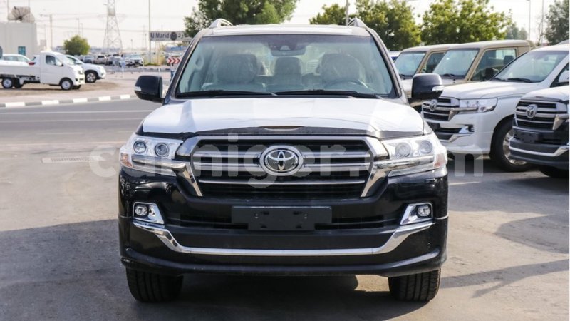 Big with watermark toyota land cruiser agadez import dubai 6239