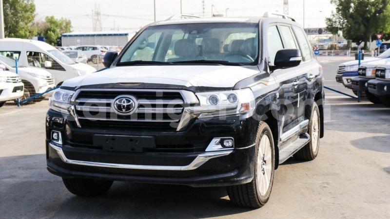 Big with watermark toyota land cruiser agadez import dubai 6239