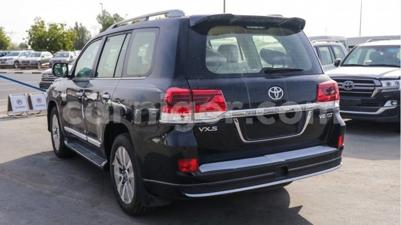 Big with watermark toyota land cruiser agadez import dubai 6239