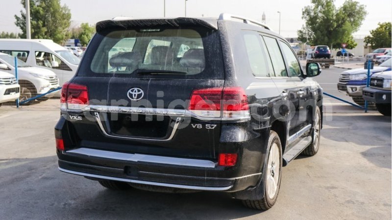 Big with watermark toyota land cruiser agadez import dubai 6239