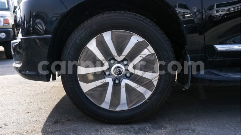 Big with watermark toyota land cruiser agadez import dubai 6239