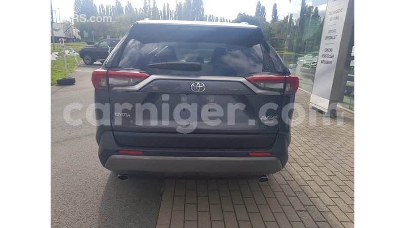 Big with watermark toyota ade agadez import dubai 6240