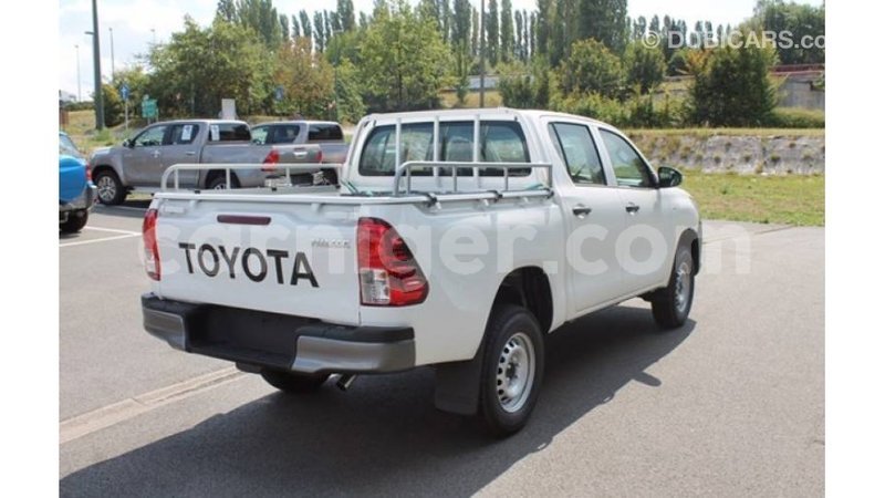 Big with watermark toyota hilux agadez import dubai 6242