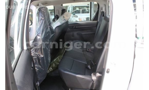 Buy Import Toyota Hilux White Car in Import - Dubai in Agadez Buy Import Toyota Hilux White Car in Import - Dubai in Agadez
