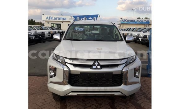اشتري Imported Mitsubishi L200 White سيارة في Import - Dubai في أغاديز اشتري Imported Mitsubishi L200 White سيارة في Import - Dubai في أغاديز