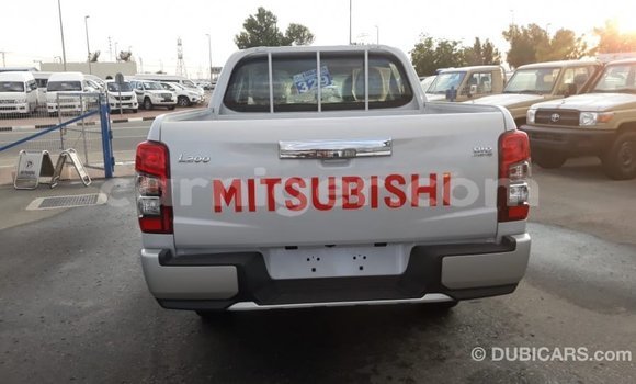 اشتري Imported Mitsubishi L200 White سيارة في Import - Dubai في أغاديز اشتري Imported Mitsubishi L200 White سيارة في Import - Dubai في أغاديز