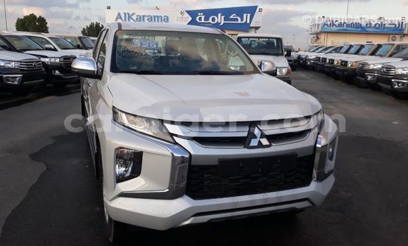اشتري Imported Mitsubishi L200 White سيارة في Import - Dubai في أغاديز اشتري Imported Mitsubishi L200 White سيارة في Import - Dubai في أغاديز