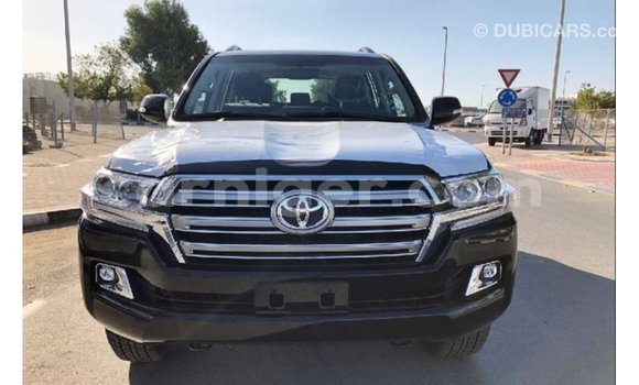 Buy Import Toyota Land Cruiser Black Truck in Import - Dubai in Agadez Buy Import Toyota Land Cruiser Black Truck in Import - Dubai in Agadez