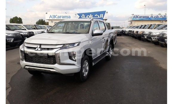 Buy Import Mitsubishi L200 White Car in Import - Dubai in Agadez Buy Import Mitsubishi L200 White Car in Import - Dubai in Agadez