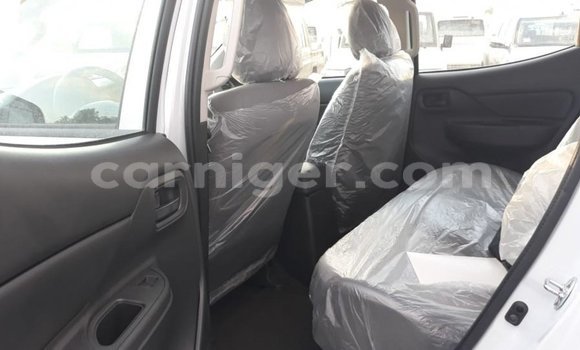 Buy Import Mitsubishi L200 White Car in Import - Dubai in Agadez Buy Import Mitsubishi L200 White Car in Import - Dubai in Agadez