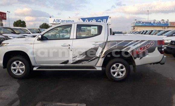 Buy Import Mitsubishi L200 White Car in Import - Dubai in Agadez Buy Import Mitsubishi L200 White Car in Import - Dubai in Agadez