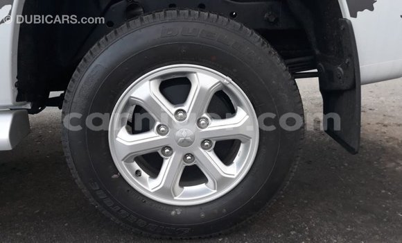 Buy Import Mitsubishi L200 White Car in Import - Dubai in Agadez Buy Import Mitsubishi L200 White Car in Import - Dubai in Agadez