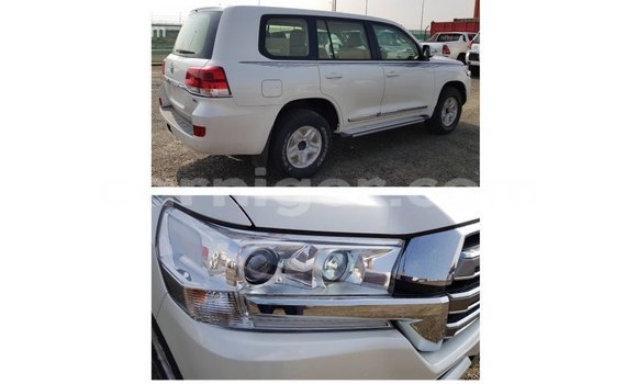 Buy Import Toyota Land Cruiser White Truck in Import - Dubai in Agadez Buy Import Toyota Land Cruiser White Truck in Import - Dubai in Agadez