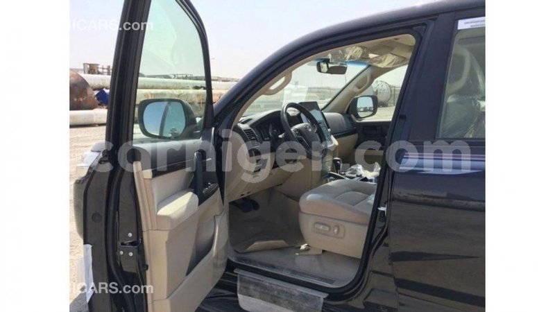 Big with watermark toyota land cruiser agadez import dubai 6251