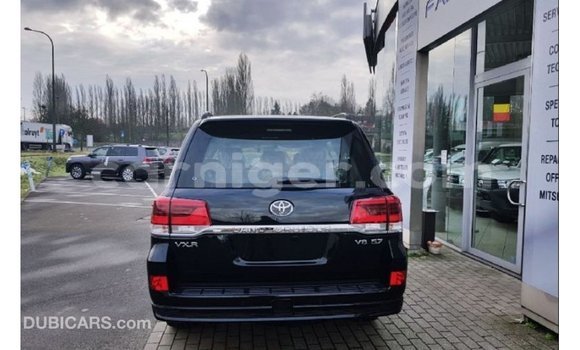 Buy Import Toyota Land Cruiser Black Truck in Import - Dubai in Agadez Buy Import Toyota Land Cruiser Black Truck in Import - Dubai in Agadez