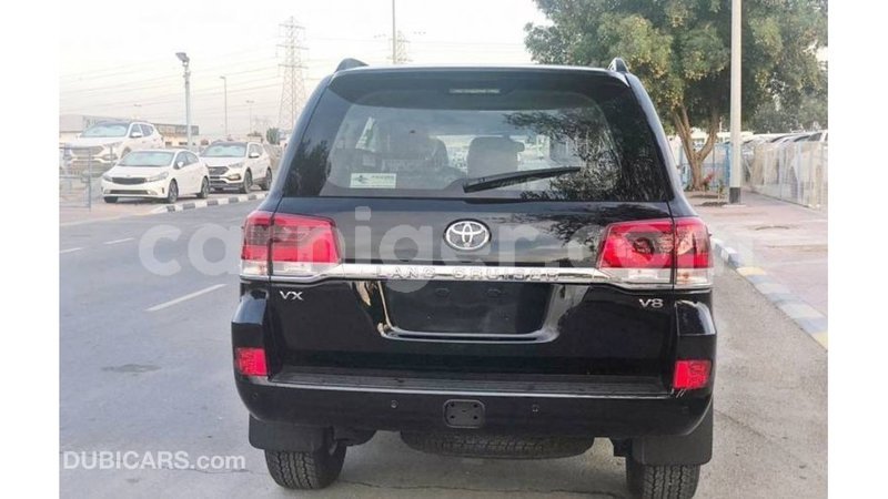 Big with watermark toyota land cruiser agadez import dubai 6258