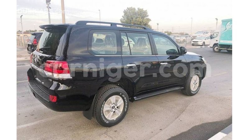 Big with watermark toyota land cruiser agadez import dubai 6258