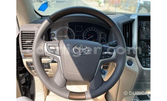 Buy Import Toyota Land Cruiser Black Truck in Import - Dubai in Agadez Buy Import Toyota Land Cruiser Black Truck in Import - Dubai in Agadez