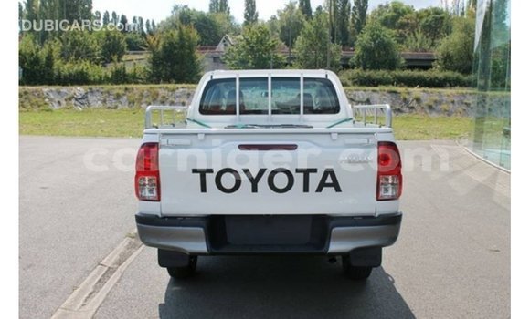 Buy Import Toyota Hilux White Car in Import - Dubai in Agadez Buy Import Toyota Hilux White Car in Import - Dubai in Agadez