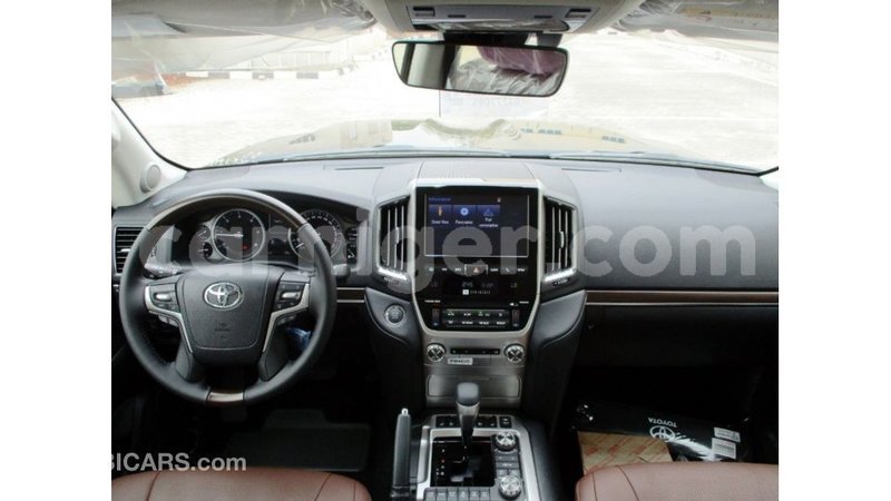 Big with watermark toyota land cruiser agadez import dubai 6267